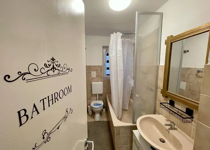 Gemuetliche Monteurwohnung In Vincenzstrasse Apartamento *